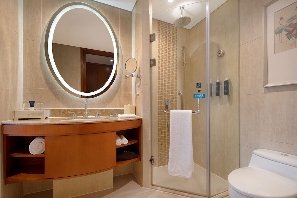 Premium Twin Room, 2 Double Beds, Partial Lake View - Photo 3