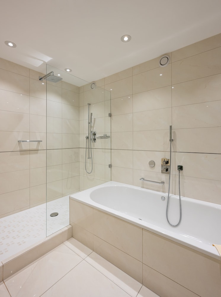 Exclusive Suite, 1 King Bed with Sofa bed, Kitchenette - Photo 13