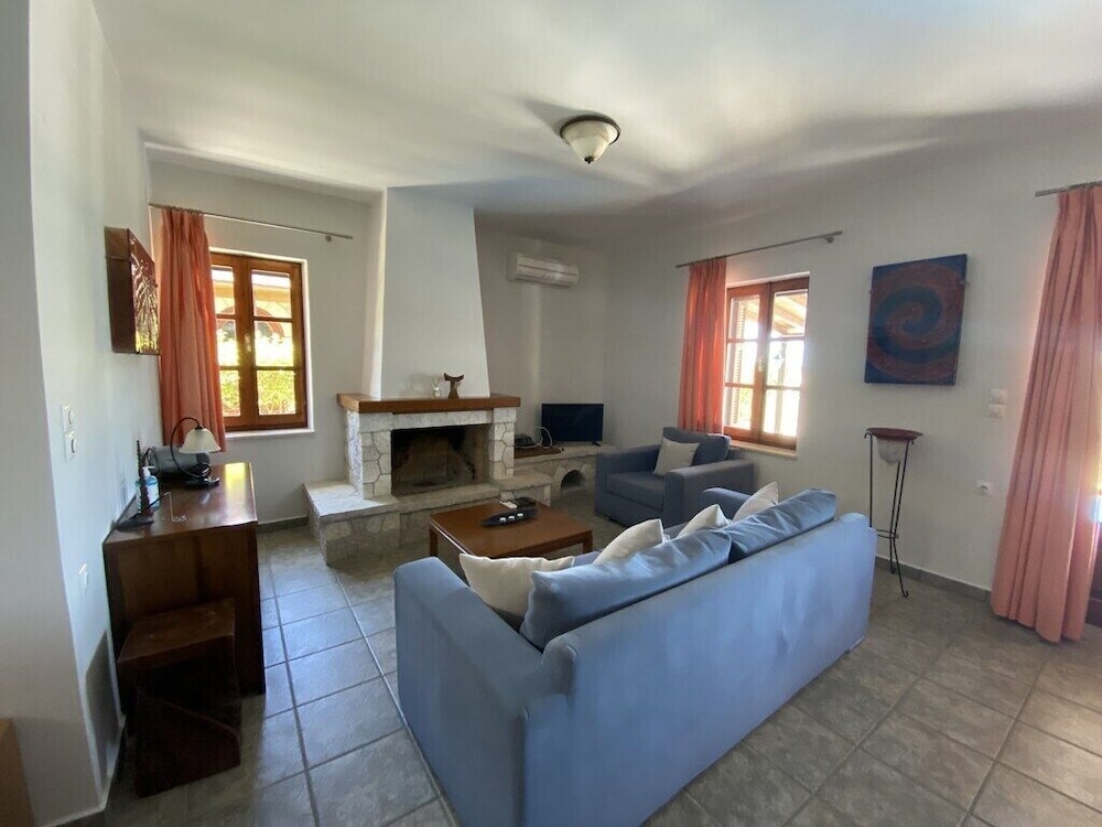 Villa photo 3