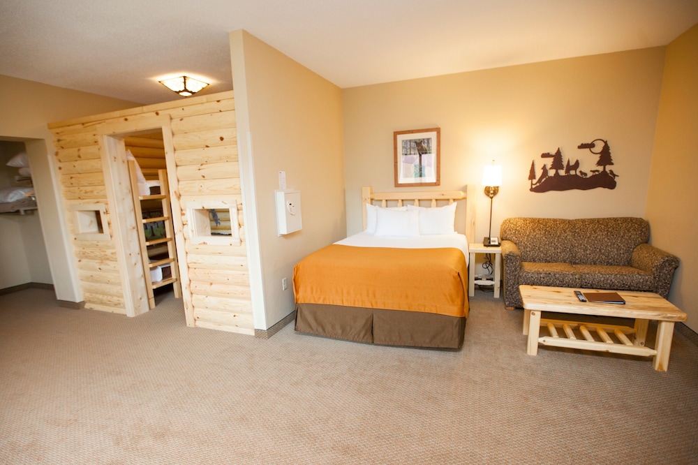 Junior Cabin Suite - Water Park Included
