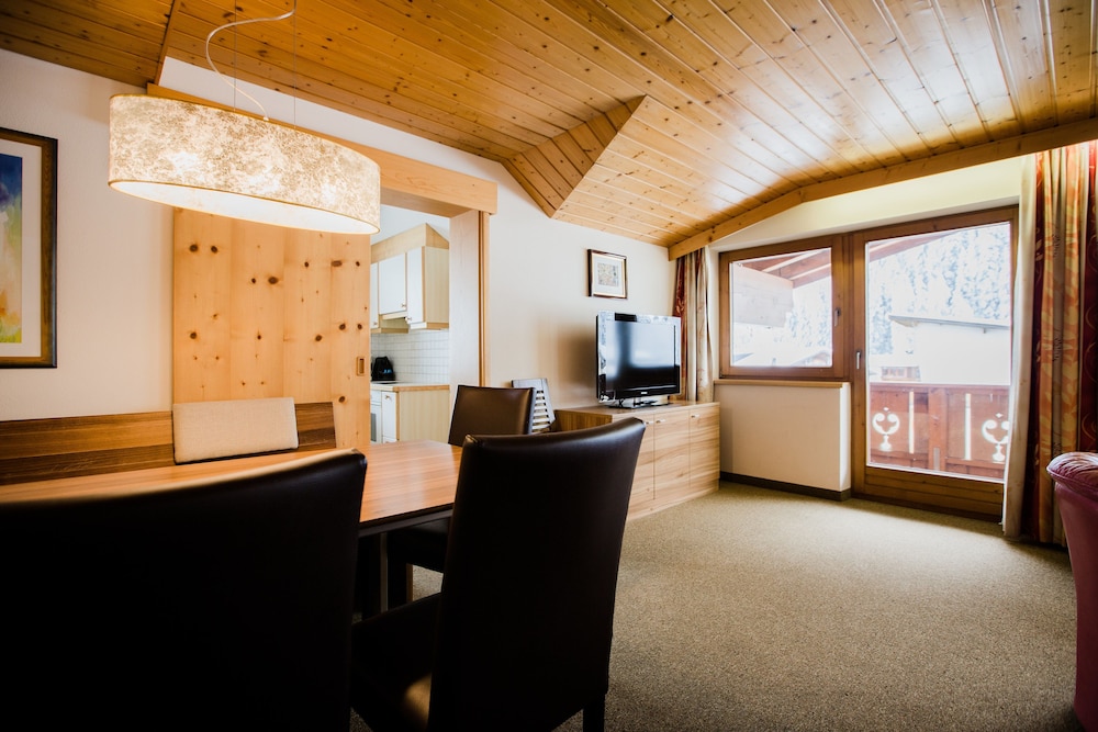 Superior Apartment, 3 Bedrooms, Balcony, Mountain View (Ahornspitze)