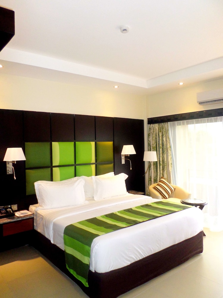 Suite, 1 King Bed (Separate Living Room)