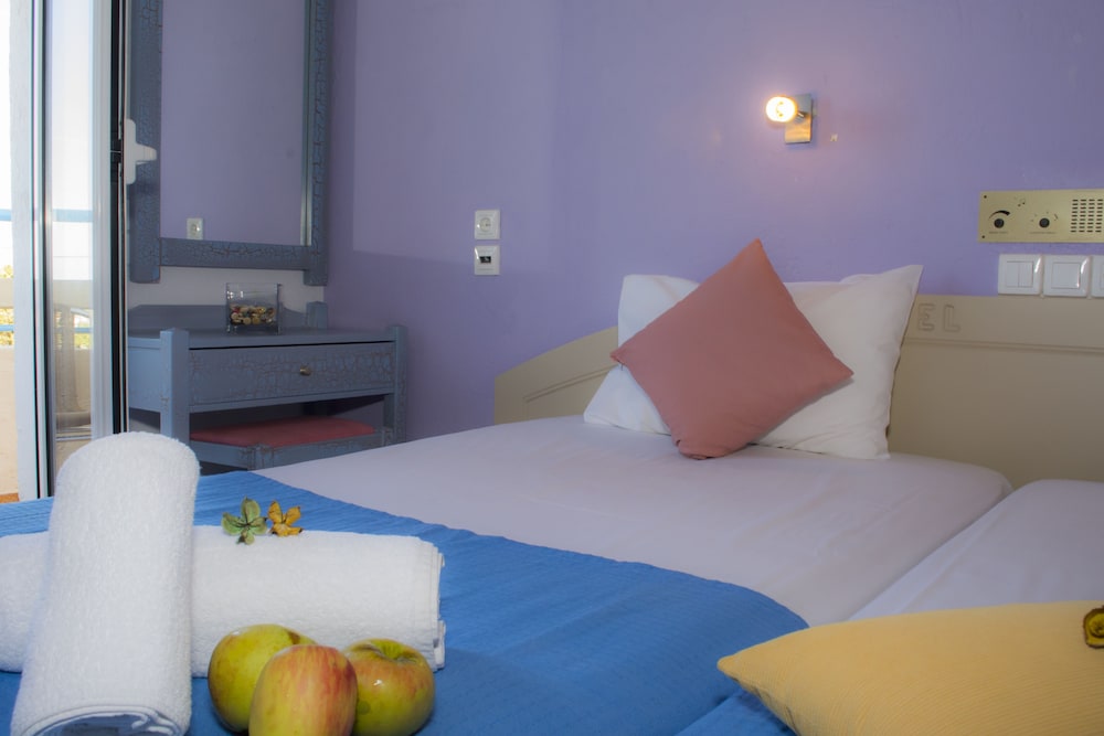 Standard Double or Twin Room, Pool View