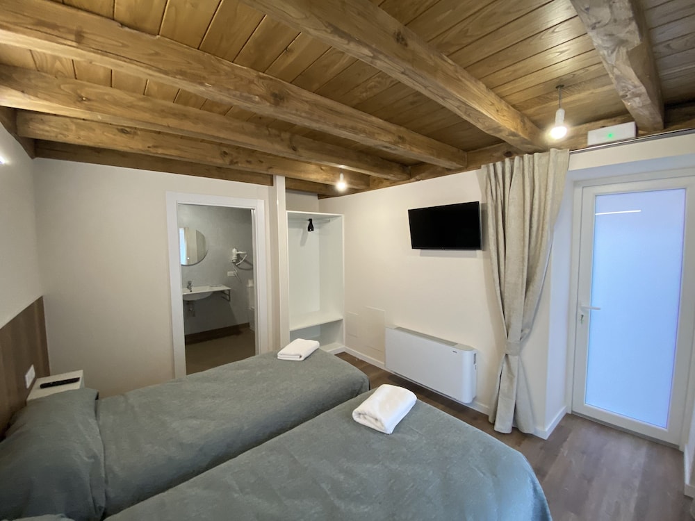 Standard Twin Room photo 3