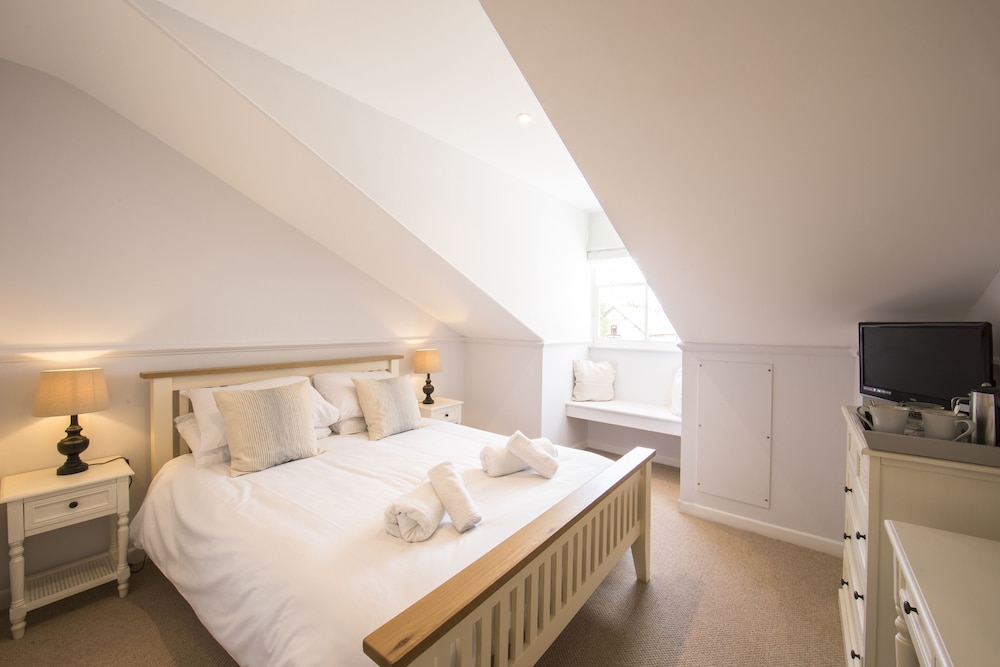 Standard Double or Twin Room, Ensuite - Photo 3