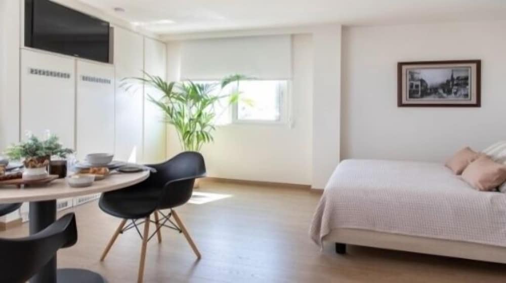 Panoramic Room