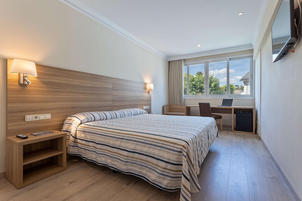 Triple Room (3 Adults) - Photo 2