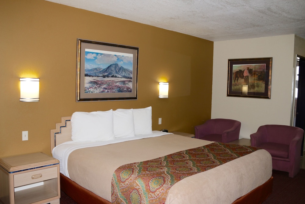 Standard Room, 1 King Bed - Photo 1