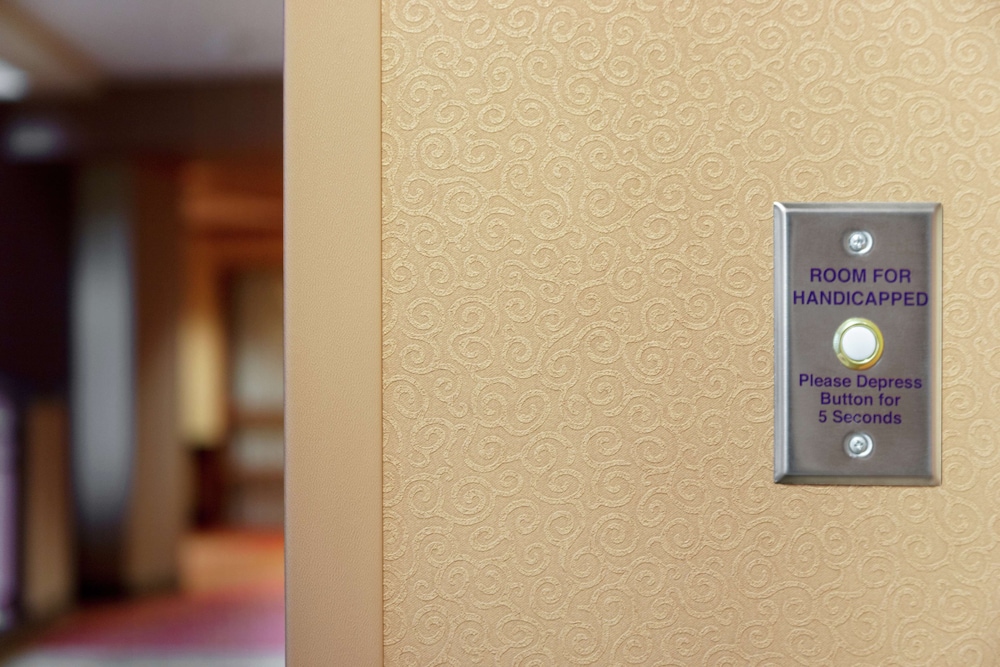Suite, 1 King Bed, Accessible, Non Smoking - Photo 2