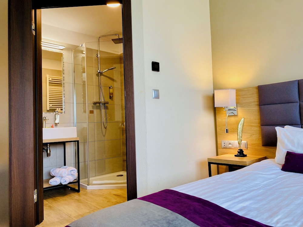 Double Room - Photo 8