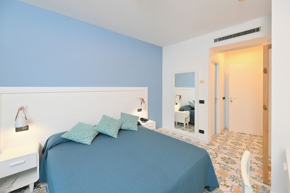 Comfort Triple Room photo 3