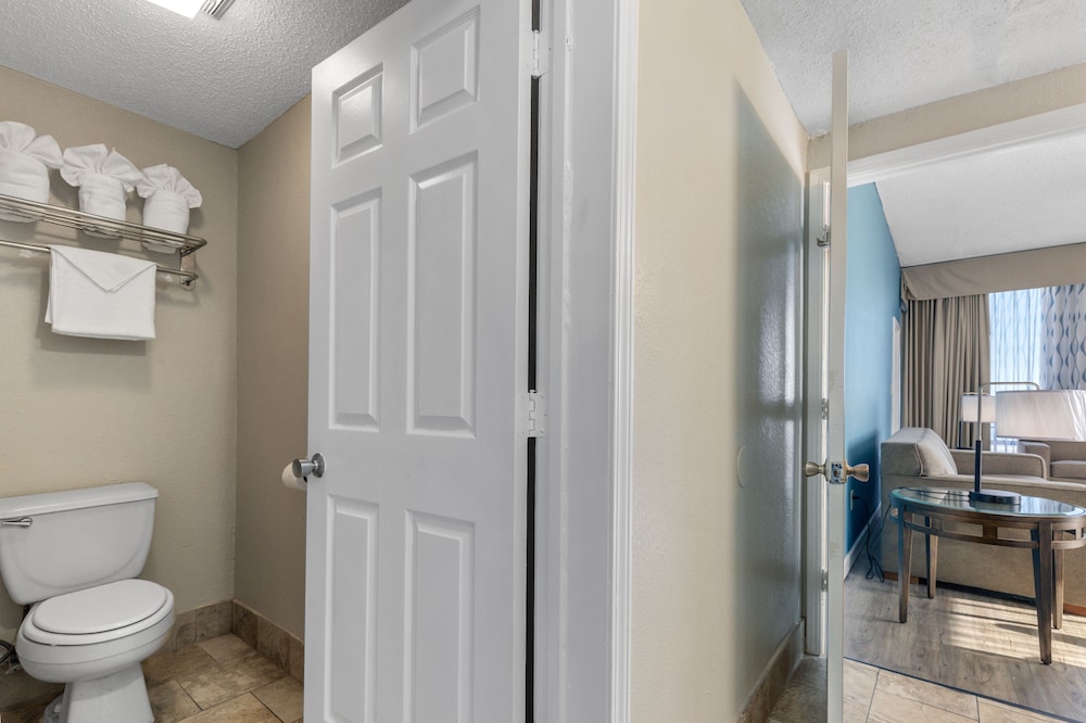 Oceanfront 2 Bedroom 1 King & 2 Double Beds photo 2