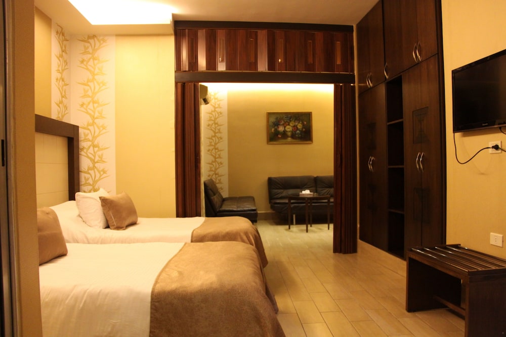Luxury Suite photo 2