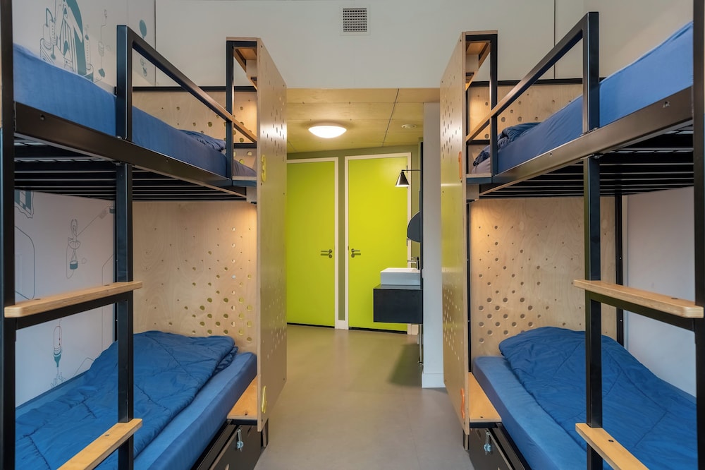 Standard Quadruple Room, Private Bathroom (Bunk Beds) photo 3