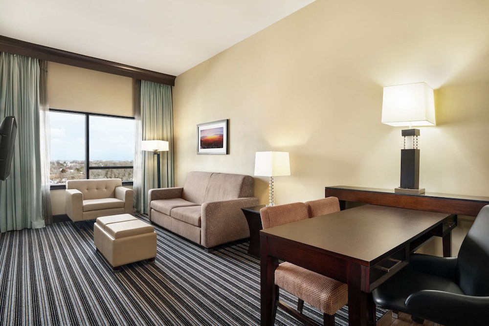 Two Room Suite, Two Queen Beds with Sofa Bed photo 3