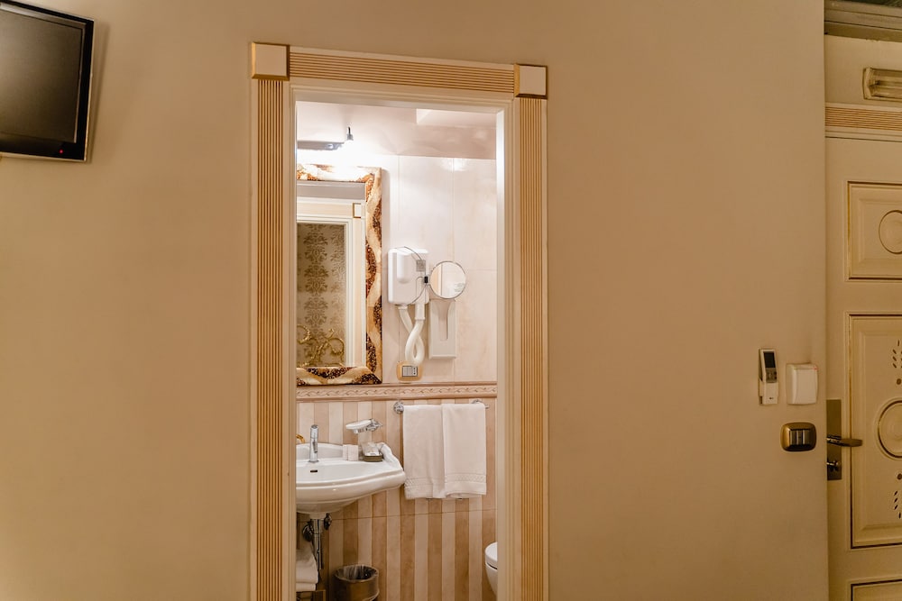 Economy Room photo 3