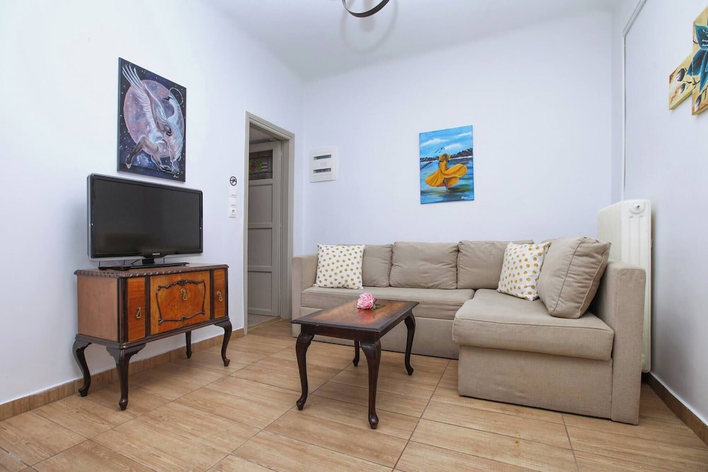 Relax in Elliniko Hidden Gem-vintage Bungalow With Garden and Hot Tub in an Iglo, Billede 38