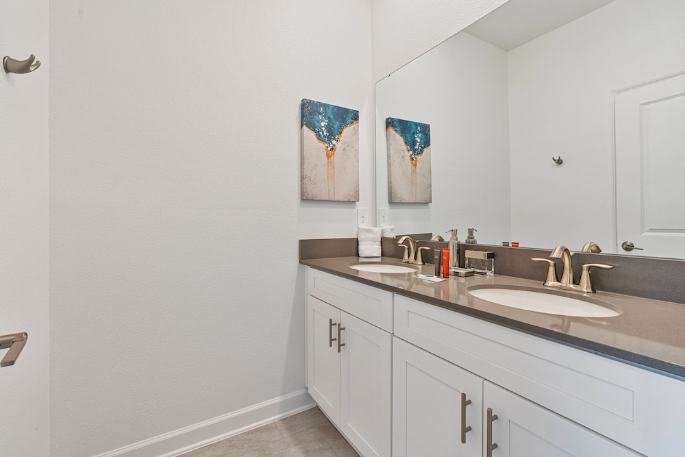 Brand New Home 5 Bedrooms 4 Baths At Storey Lake, Photo 25