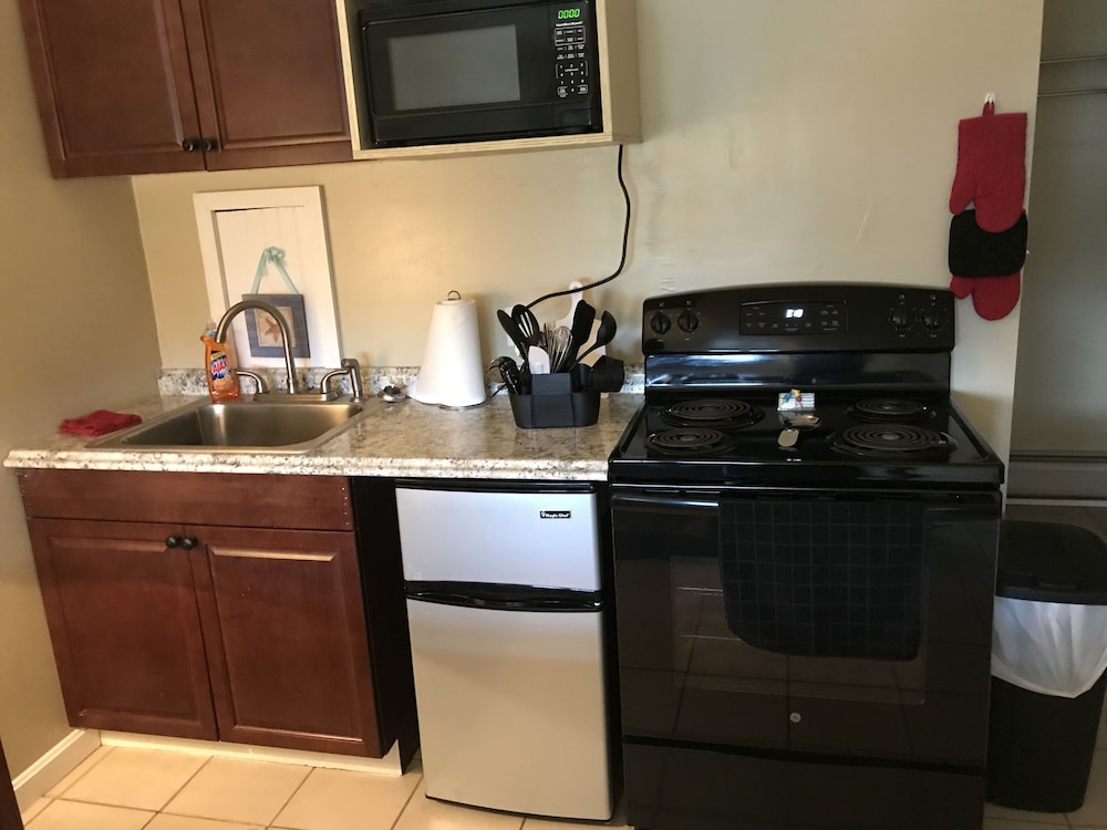 Deluxe Room, 1 Queen Bed, Kitchenette photo 1