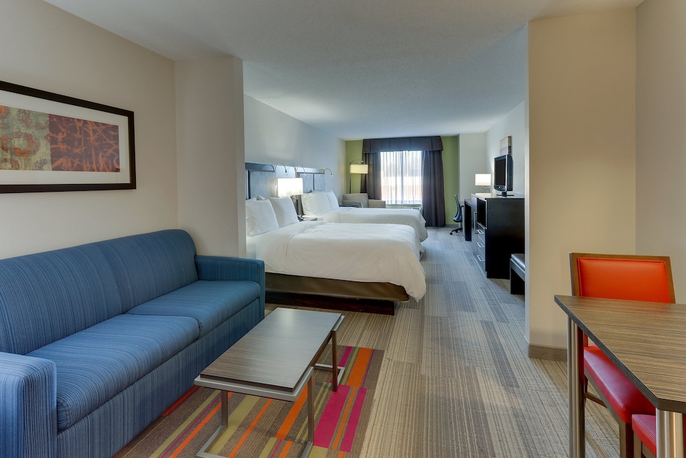 Suite, Multiple Beds (Wet Bar) - Photo 2