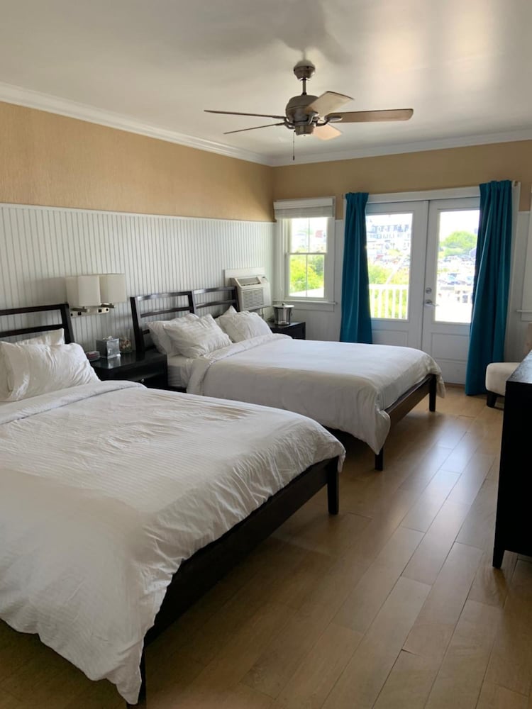 Deluxe Room, 2 Queen Beds