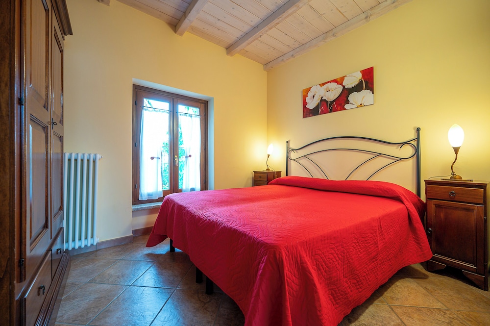Grand Apartment, 2 Bedrooms, Terrace, Vineyard View photo 3