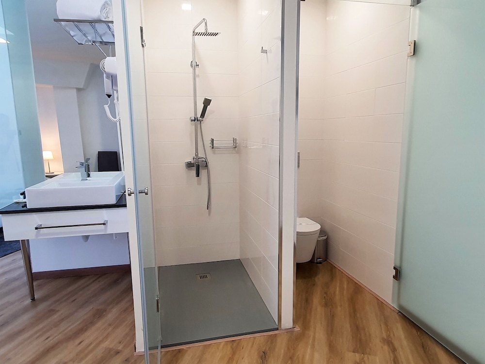 Panoramic Suite - Photo 8