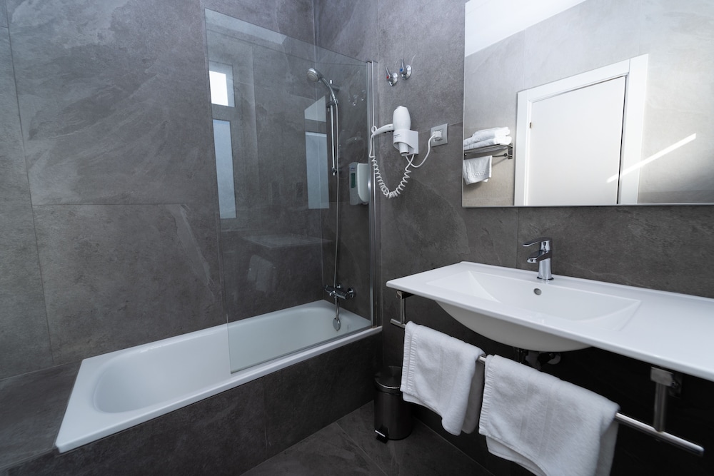 Triple Room - Photo 8