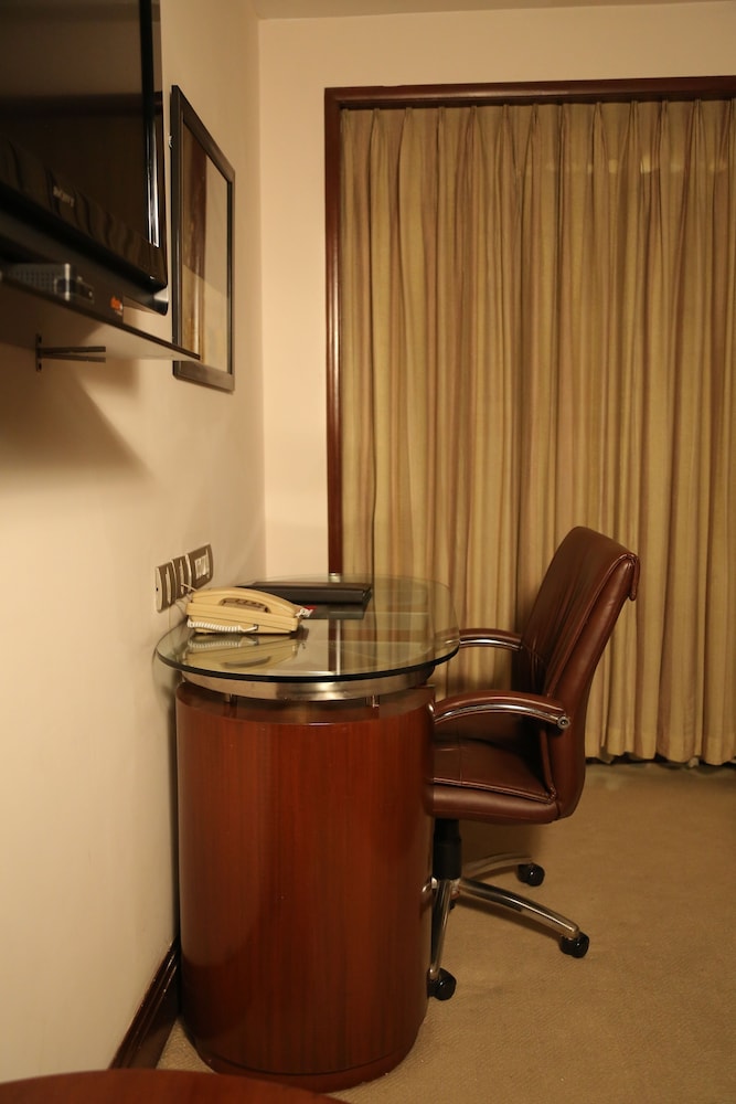 Executive Room - Photo 4