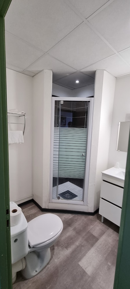 Quadruple Room with Ensuite Bathroom photo 2