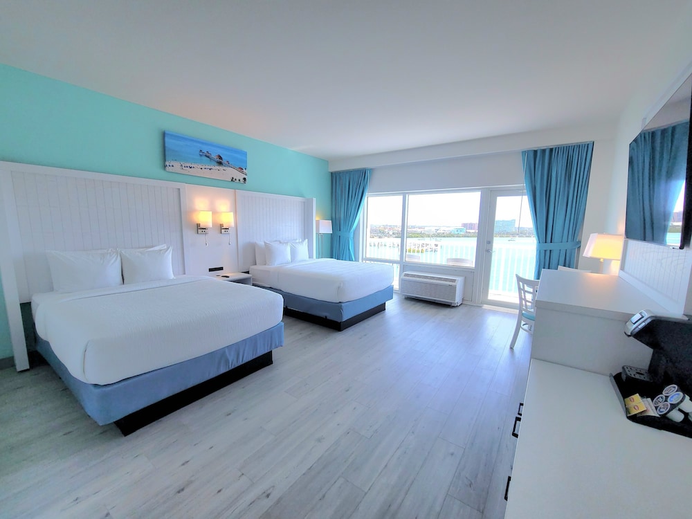 Premium Room, 2 Queen Beds, Balcony, Marina View