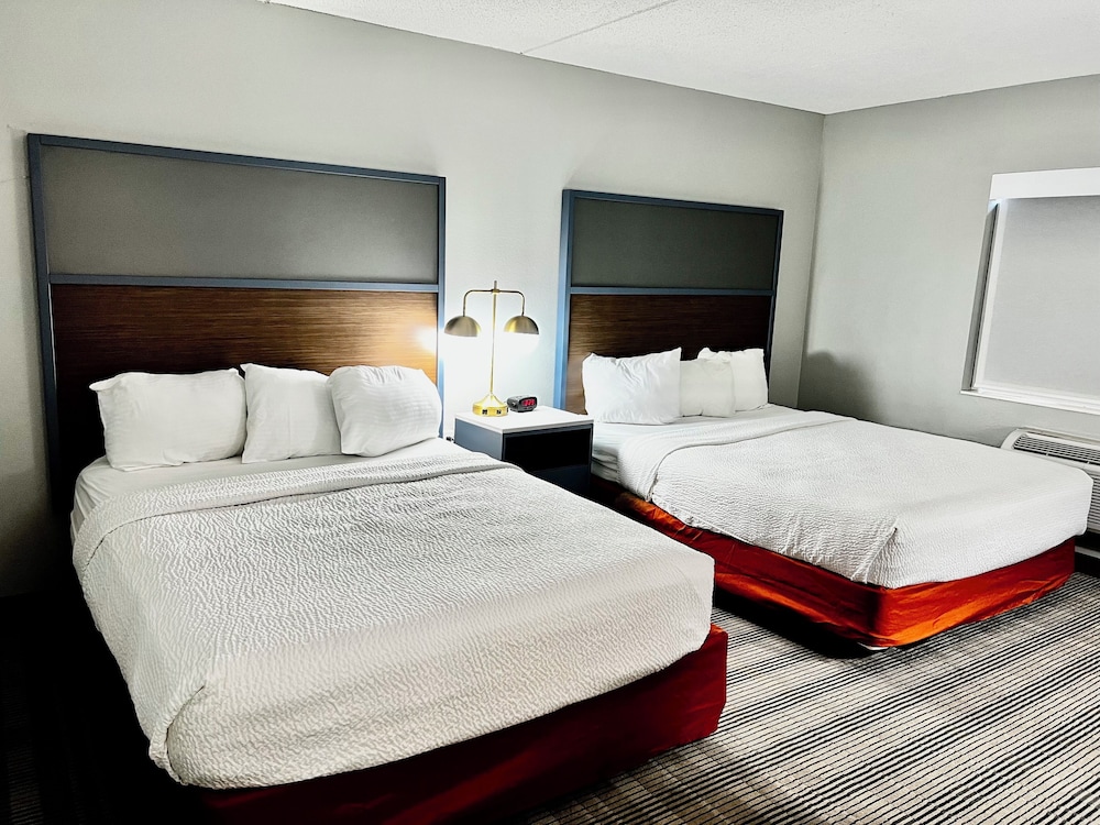 Room, 2 Queen Beds,Handicap Accessible, Non Smoking (210000205) - Photo 2