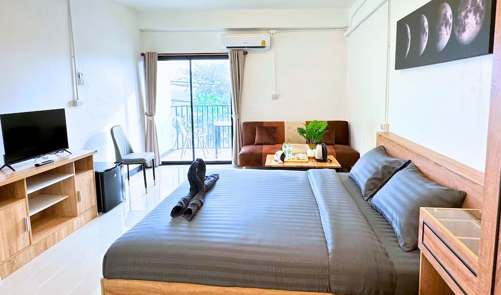 Deluxe Room, Balcony, Sea View - Photo 1