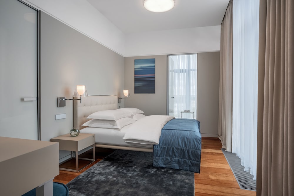 Royal Suite, 3 Bedrooms, Terrace, Lake View photo 2