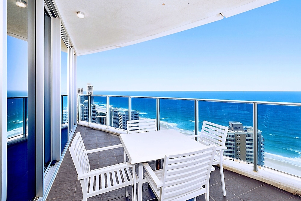 Deluxe Apartment, 2 Bedrooms, Kitchenette, Ocean View photo 2