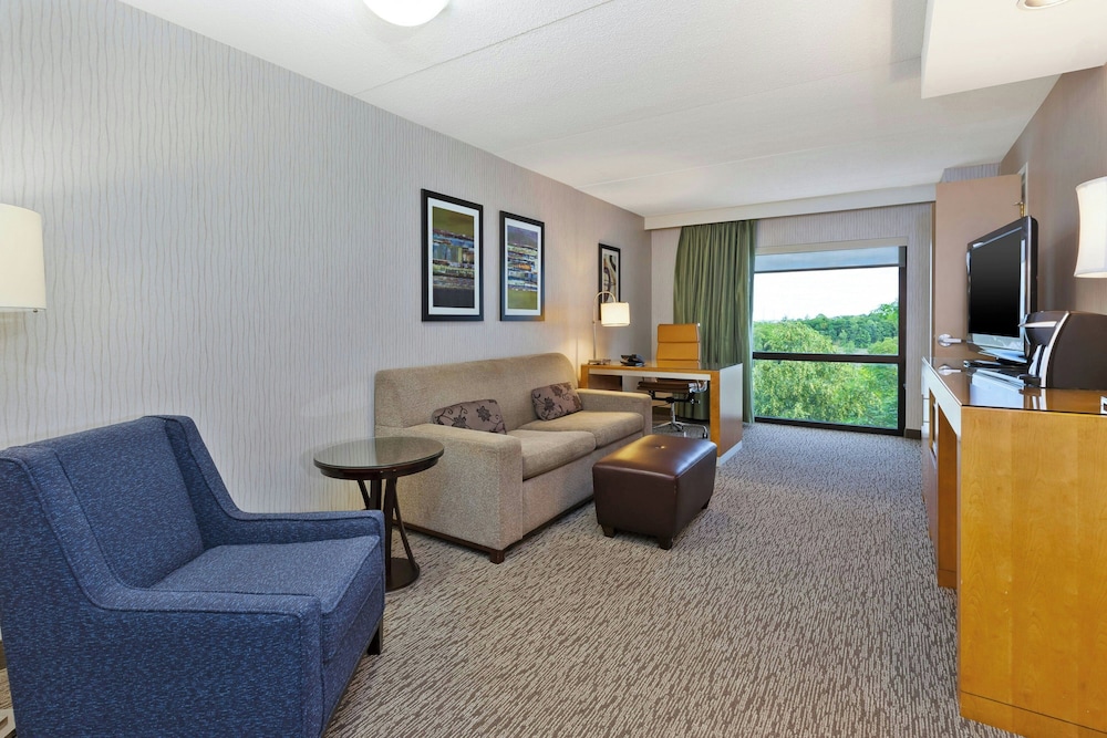 Suite, 1 Bedroom - Photo 7