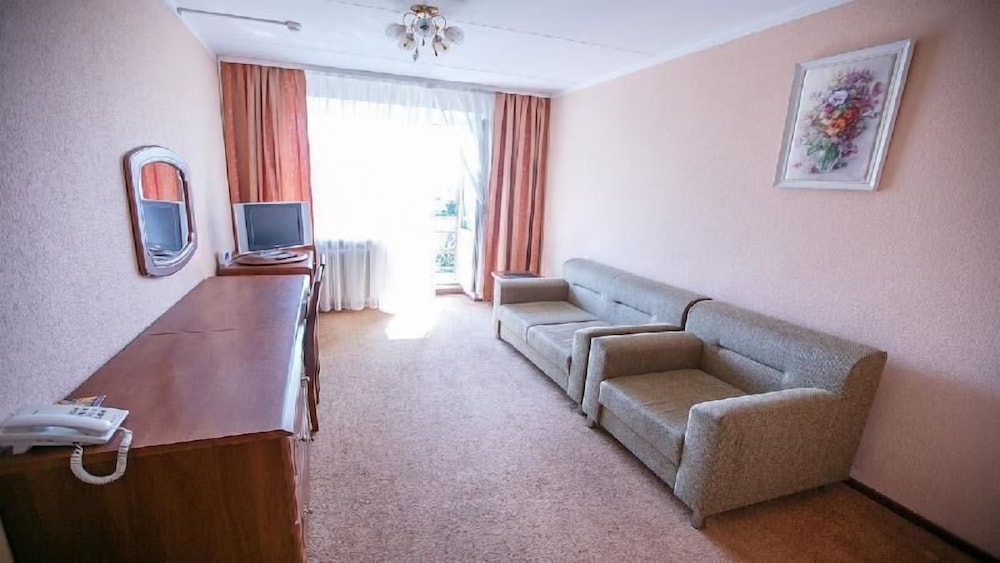 Standard Suite, Multiple Beds, Non Smoking photo 2