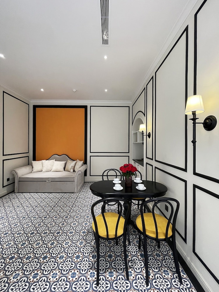 Studio Apartment - Photo 3