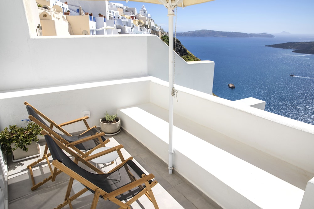 Suite, Balcony (Caldera View) - Photo 16