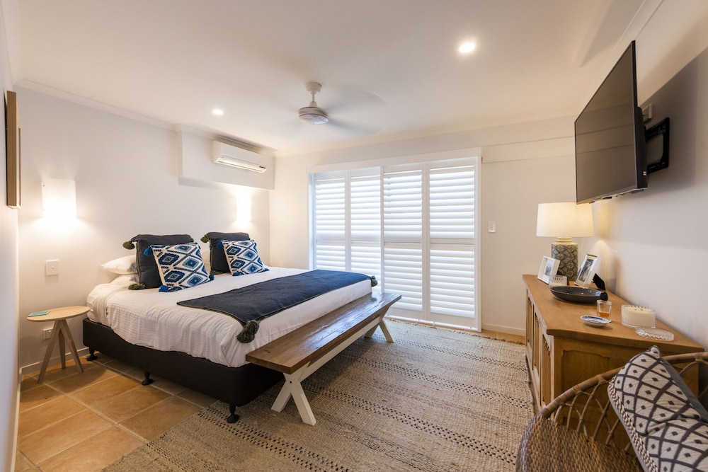 Two Bedroom Superior Apartment photo 2