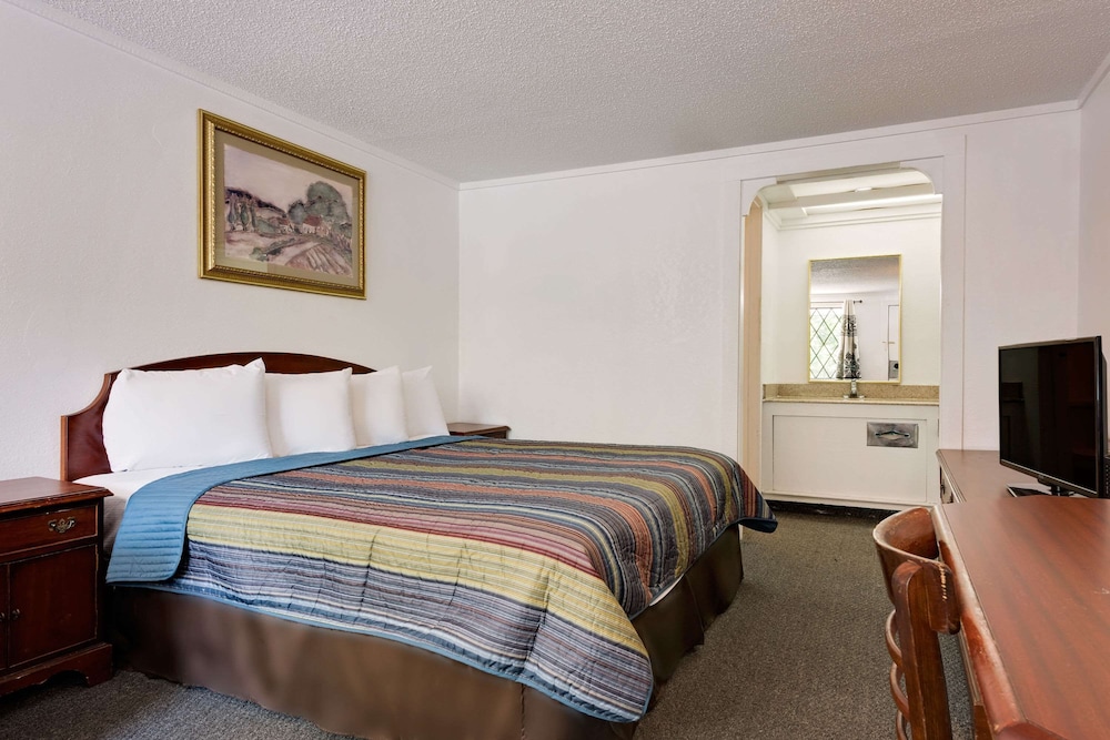 Room, 1 King Bed - Photo 1