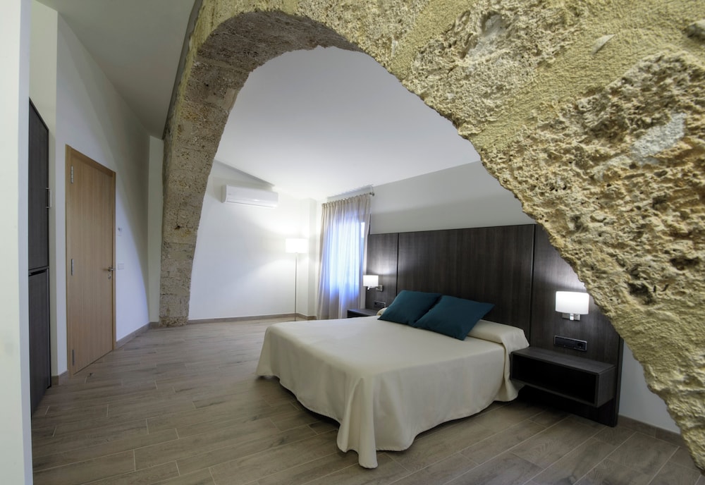 Romantic Triple Room