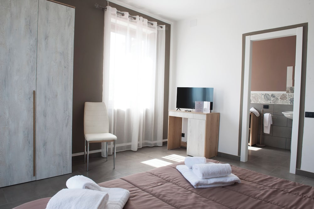 Standard Room photo 3