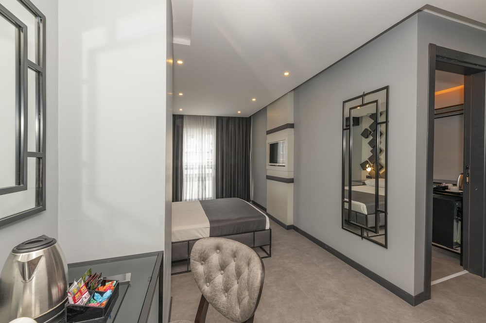Deluxe Suite photo 3