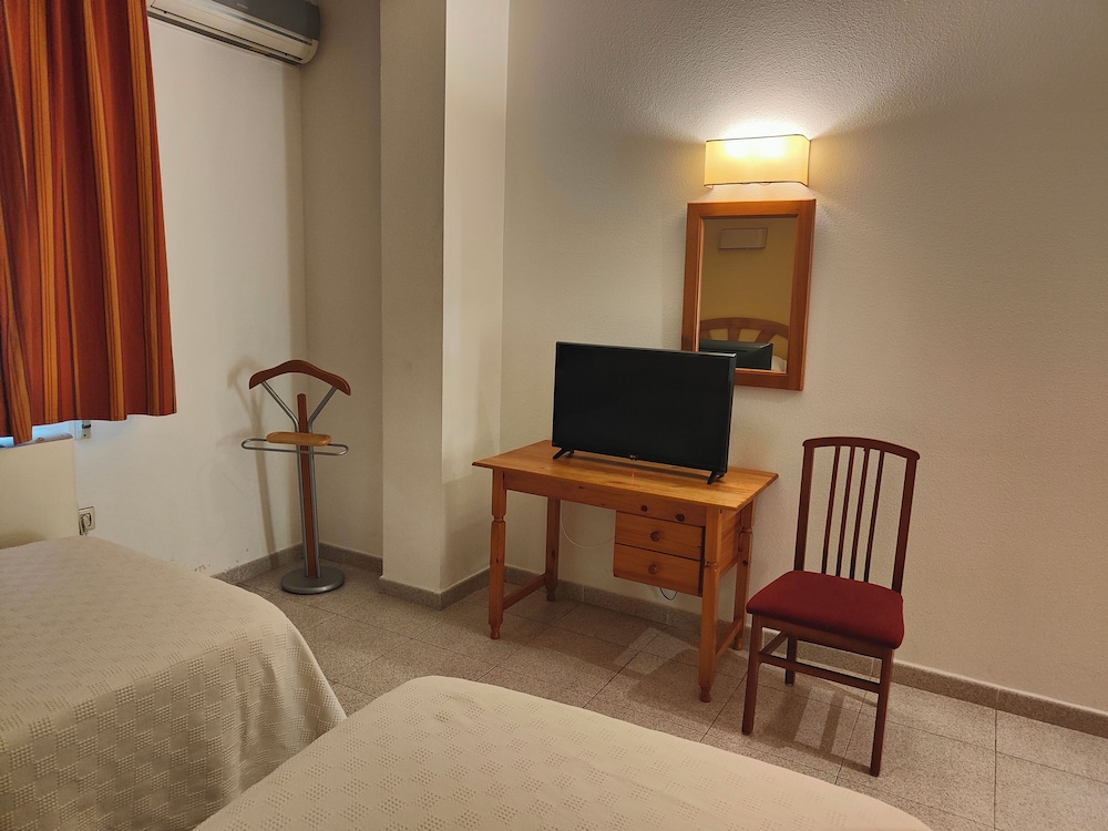 Family Quadruple Room photo 3