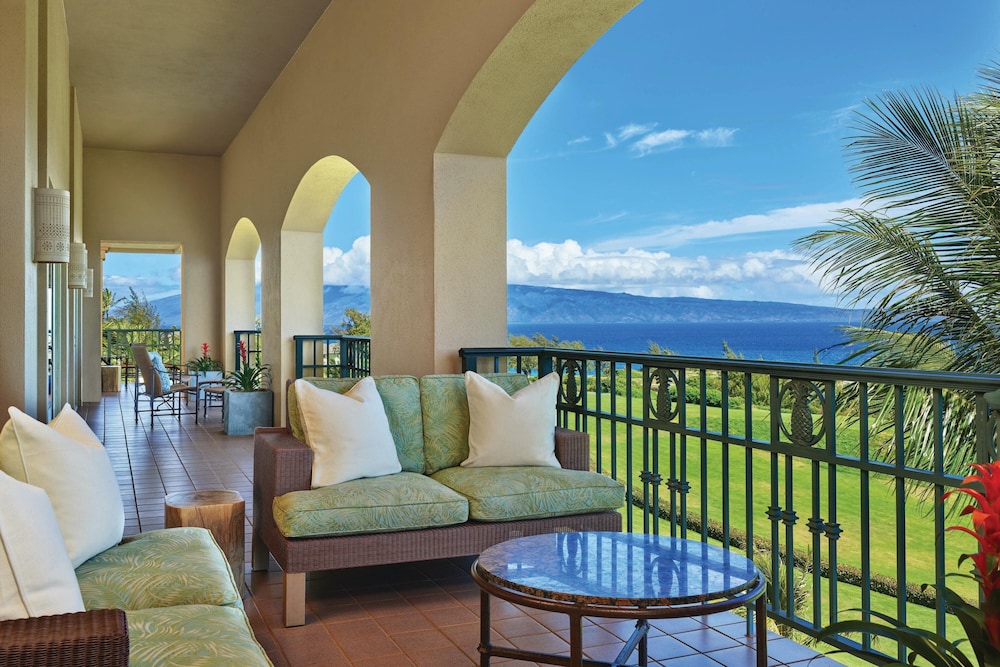 Royal Pacific Suite, 2 Bedrooms, Club Lounge Access, Oceanfront