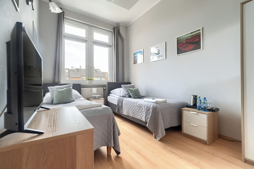 Standard Double or Twin Room, 2 Twin Beds, Shared Bathroom photo 1