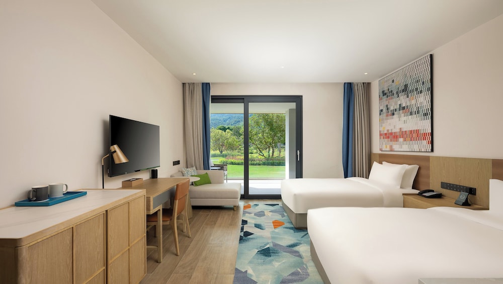 Standard Room, 2 Double Beds, Sea View