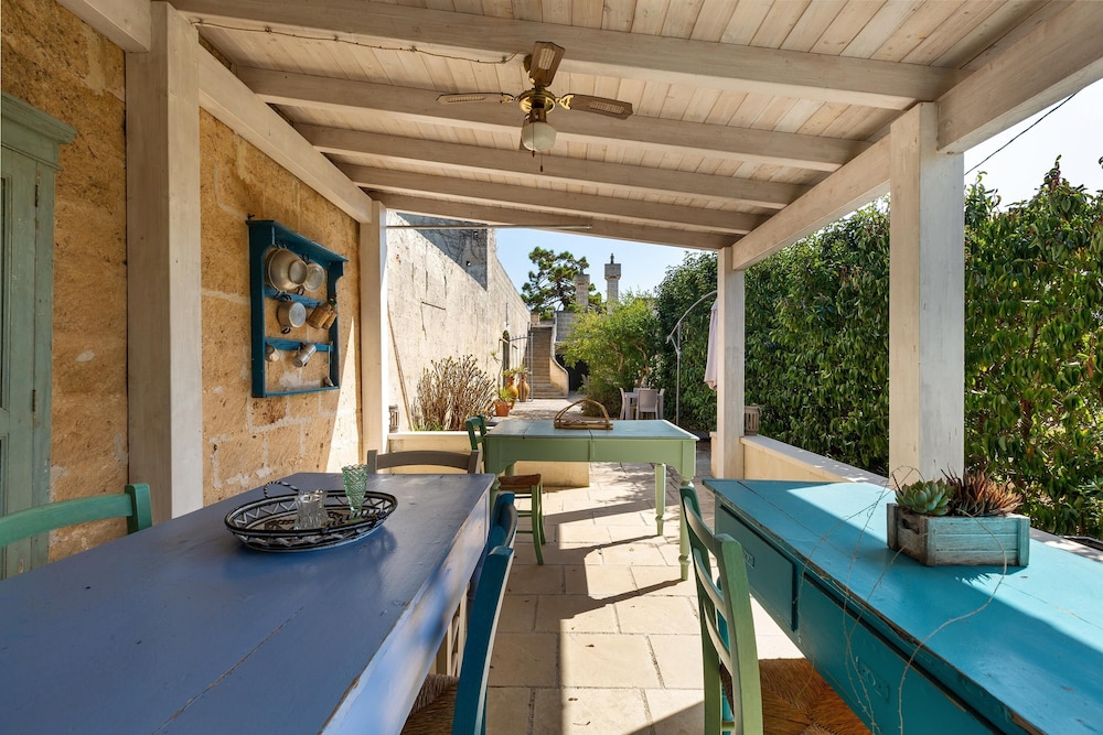 Villa photo 2