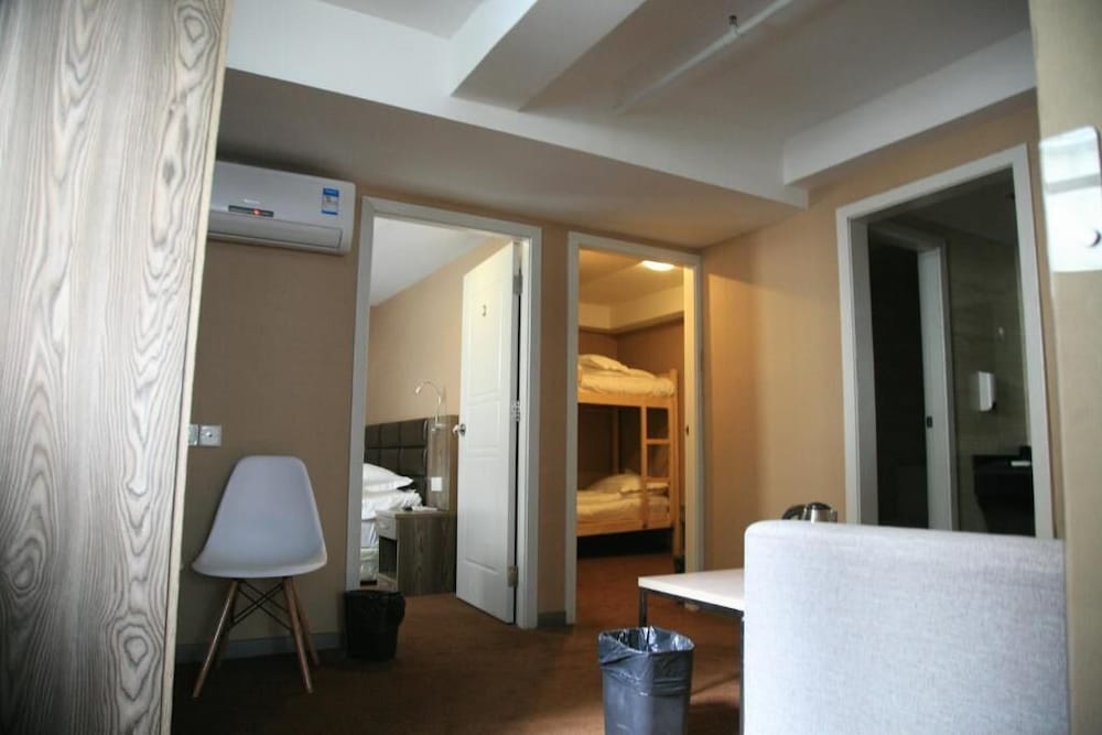Basic Apartment photo 1